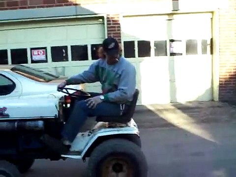 Bolens HT23 -vs- Cub Cadet 1572 Super Garden Tractor Tractor Pull