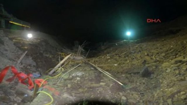 Edirne - Göçük Altındaki İşçinin Cesedine 16 Saat Sonra Ulaşıldı-3