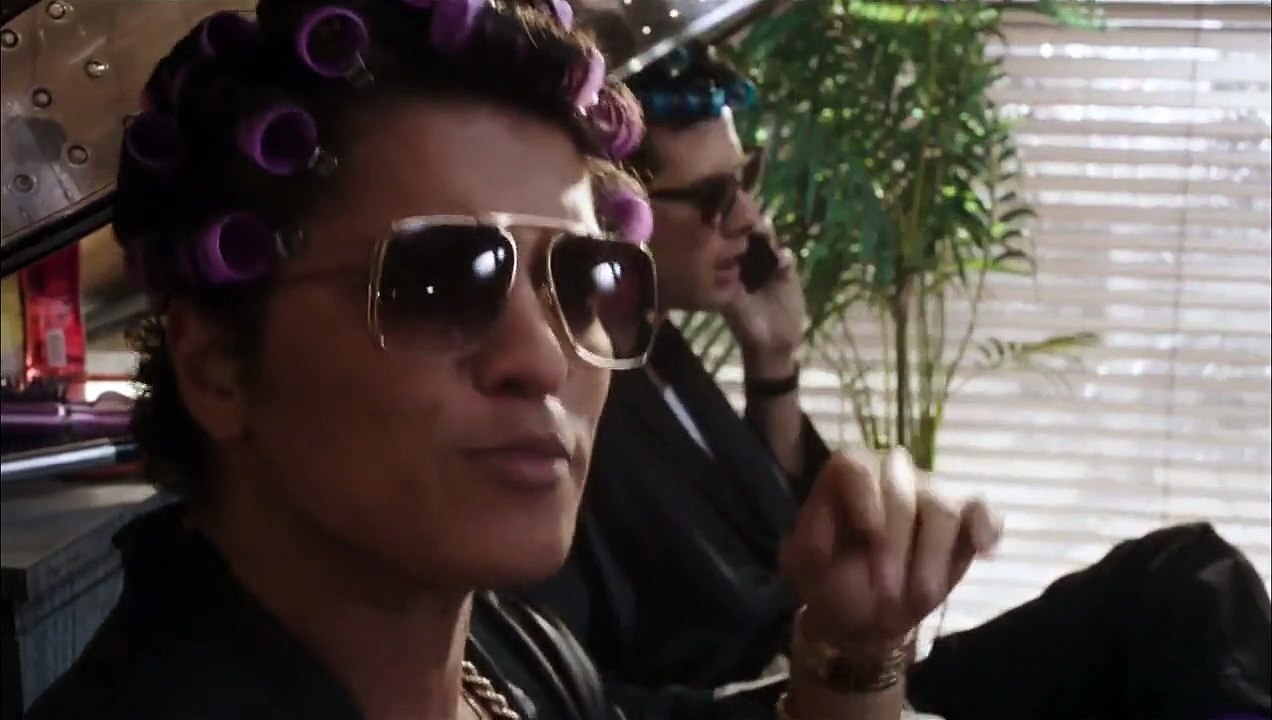 Mark Ronson ft. Bruno Mars - Uptown Funk