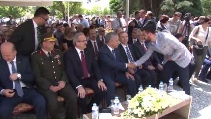 Arınç, Sabahattin Gazioğlu Çocuk Hematoloji Onkoloji Hastanesi'nin Açılışına Katıldı