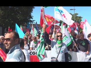 Caserta - Indesit, tremila in corteo a Caserta contro desertificazione industriale (22.05.15)