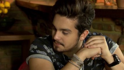 Luan Santana canta 'Te Vivo' no programa Estrelas