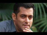Salman Khan Takes Too Much Pizza Toppings - BT