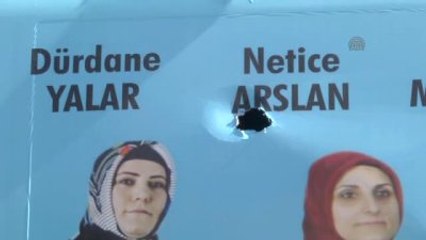 AK Parti Seçim Otobüsüne Taşlı Saldırı