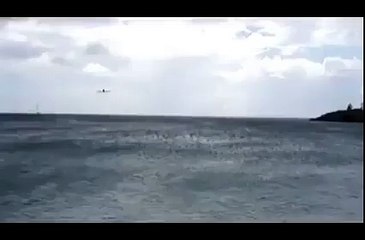 Amazing Landing Of Aeroplane
