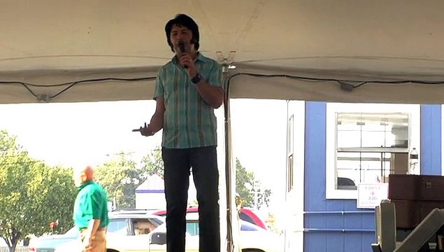 Elias Jamhour sings 'Johnny B Goode' Elvis Week 2011