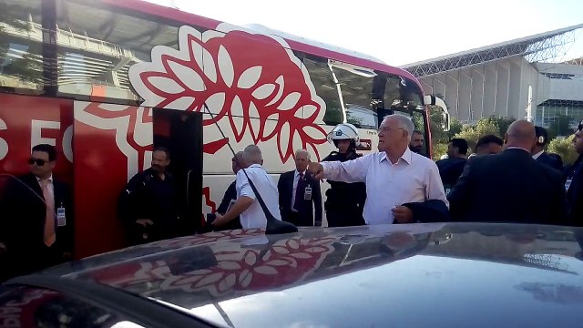 Η άφιξη της αποστολής του Ολυμπιακού στο ΟΑΚΑ