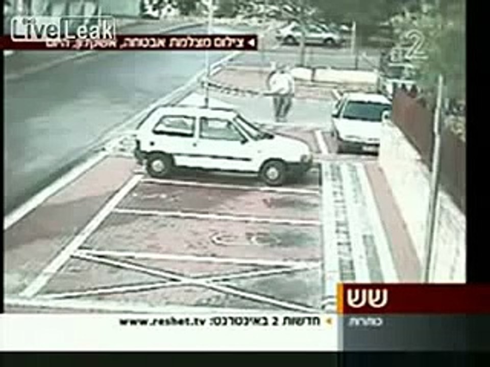 Unbelievable - Grad rocket hits near an Israeli man in Ashkelon, Israel