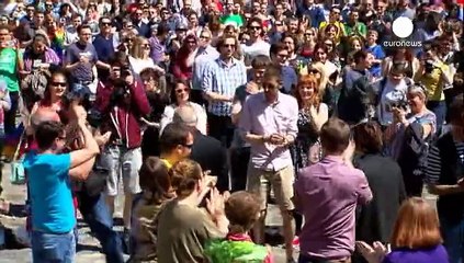 Ve İrlanda eşcinsel evlilik yasasına "evet" dedi