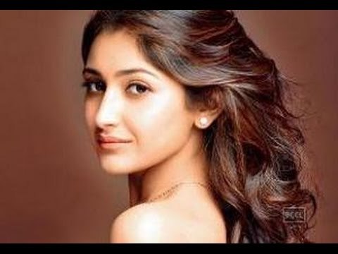 Saira Banu’s Grand Niece Sayessha Cast Opposite Tiger Shroff - BT