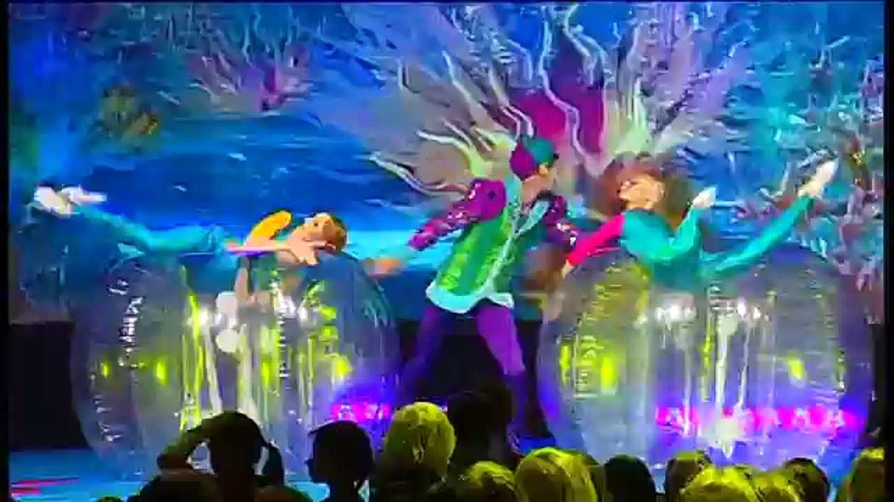 B - The Underwater bubble show !