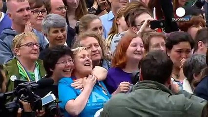 الأيرلنديون يوافقون على تقنين زواج المثليين