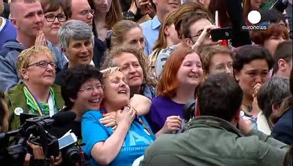 Iren sagen Ja! zu Homo-Ehe