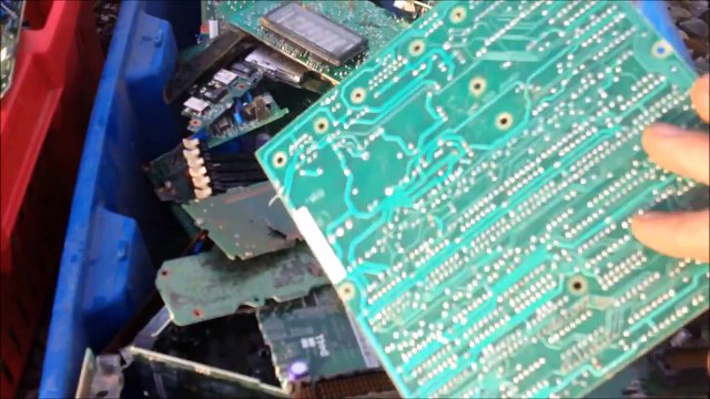 URBAN MINING! Recovering gold, copper, precious metals from PCB's without chemicals