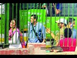 Salman Khan Woos Bebo in a DTC Bus - BT