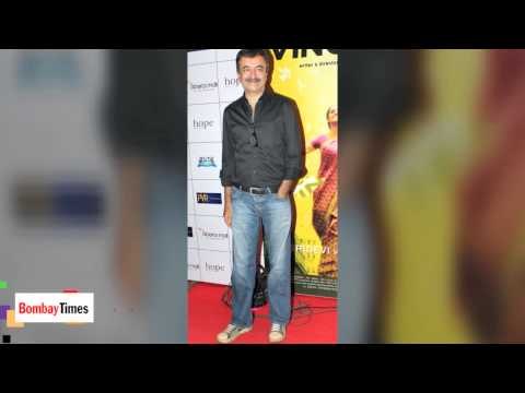 Rajkumar Hirani Choreographs Aamir & Anushka In 'PK' - BT