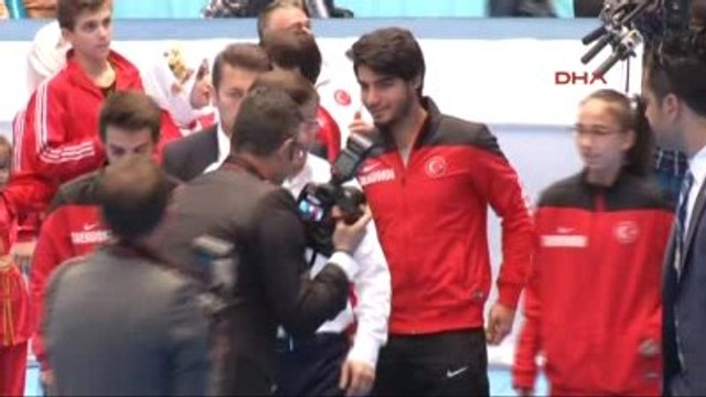 Davutoğlu, Gençlik ve Spor Bakanlığı'nın Türkiye Genelindeki Toplu Açılış Törenine Katıldı 5