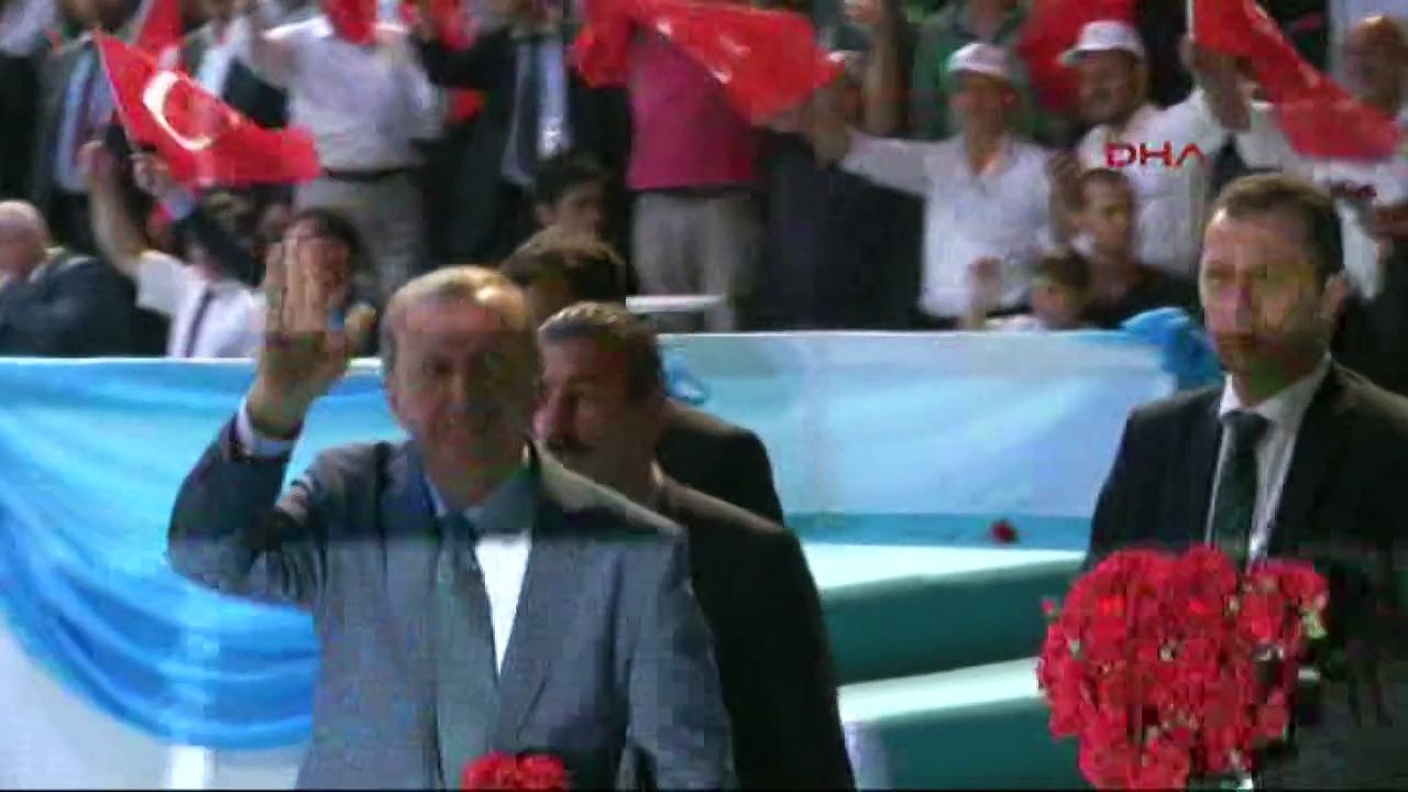 Erdoğan'ın esnafla buluşmasından pankart krizi