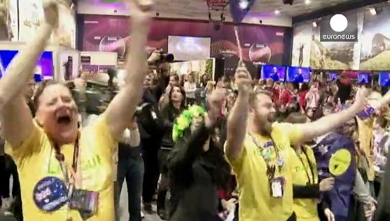 Eurovision 2015: Εορταστική ατμόσφαιρα μέσα και...