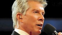 Ring announcer - Michael Buffer - Let's get ready to rumble !