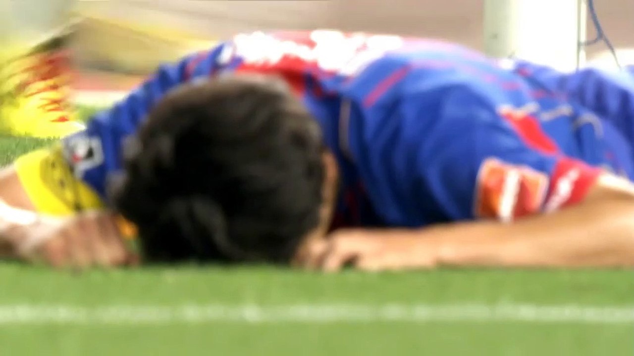 J-League: Eigentor! Kapitän verlädt Keeper