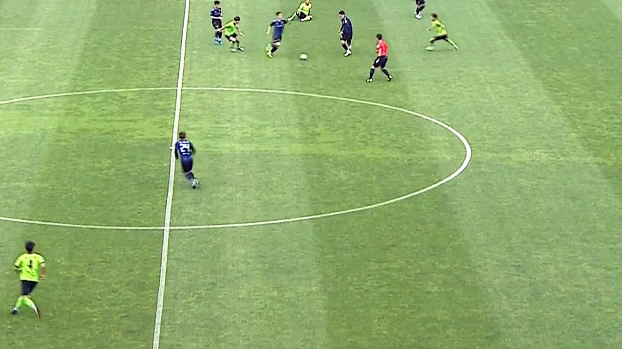 K-league: ganz böse! spieler boxt gegner um