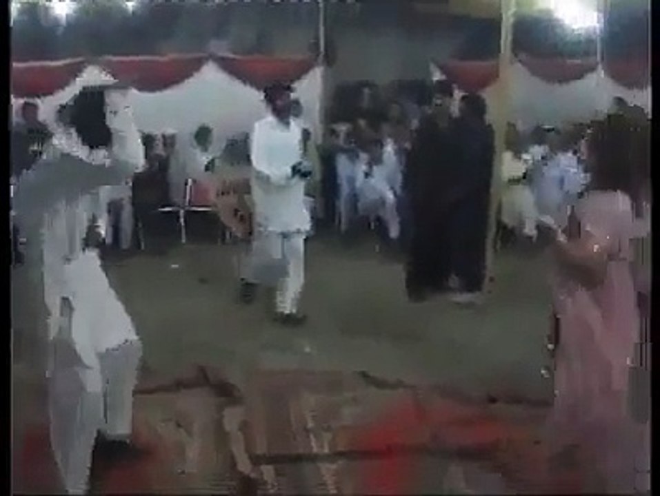 pashto dunce with crock song