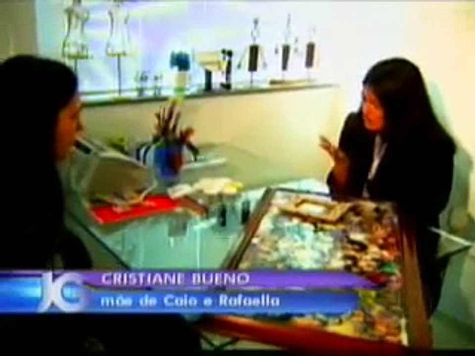 CRISTIANE BUENO - MÃE DE DUAS VÍTIMAS DO ACIDENTE DA TAM