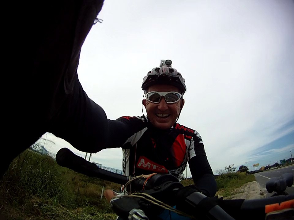 1º ano do Pedal da Taubike com 60 amigos, Rancho do Rafa, 23 de maio de 2015, Marcelo Ambrogi, nas trilhas fantásticas da Taubike, Parabéns, 36 km, (18)