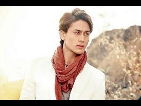 Tiger Shroff Meets Audience During 'Heropanti' Screening In Mumbai - BT