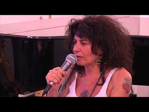 Napoli - Pietra Montecorvino presenta l'album Pietra a metà (23.05.97)