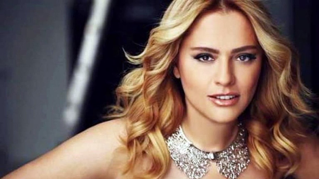 Reyhan Karaca - Ne Halin Varsa Gör