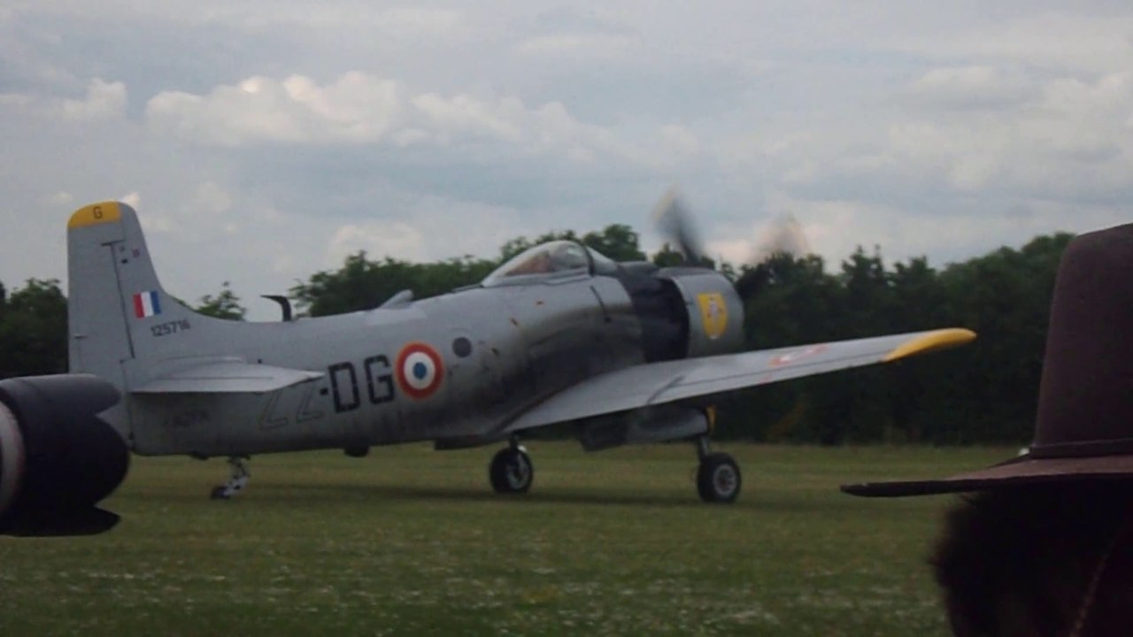 Skyraiders à La Ferté-Alais 2015
