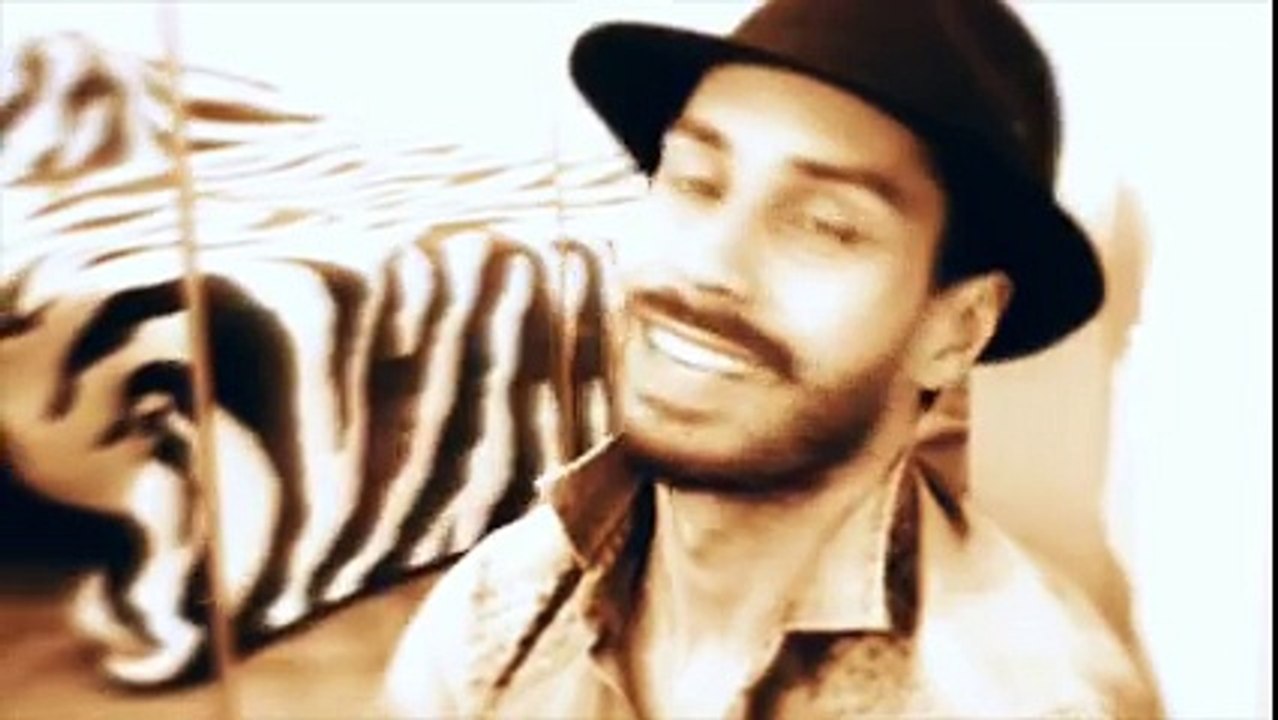 Erik Pogosyan singing "Valentine"