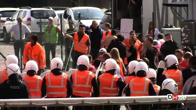 Standard-Charleroi: Jets de projectiles entre supporters et intervention de la police