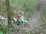 julien en kx 125 dans les bois