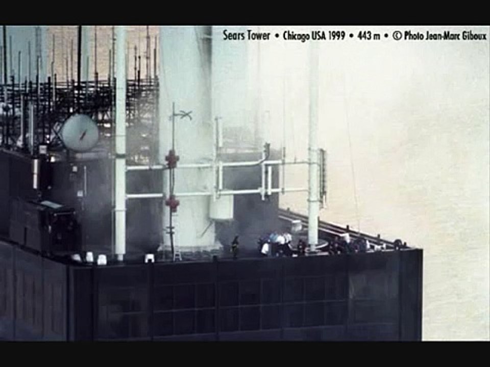 Alain Robert climbs sears tower