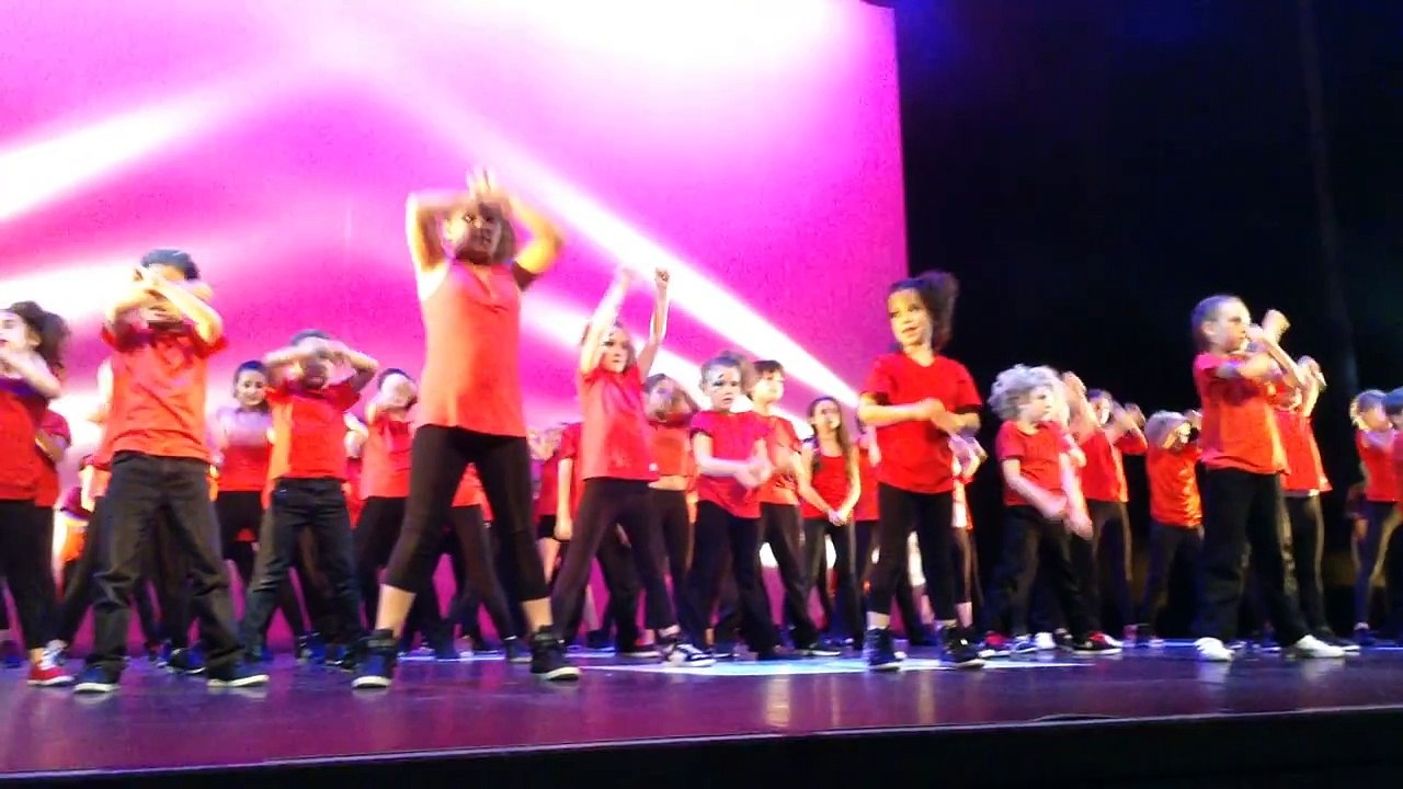 Studio Ysa Danse - Double Face / Le Final des Enfants "Papaoutai"