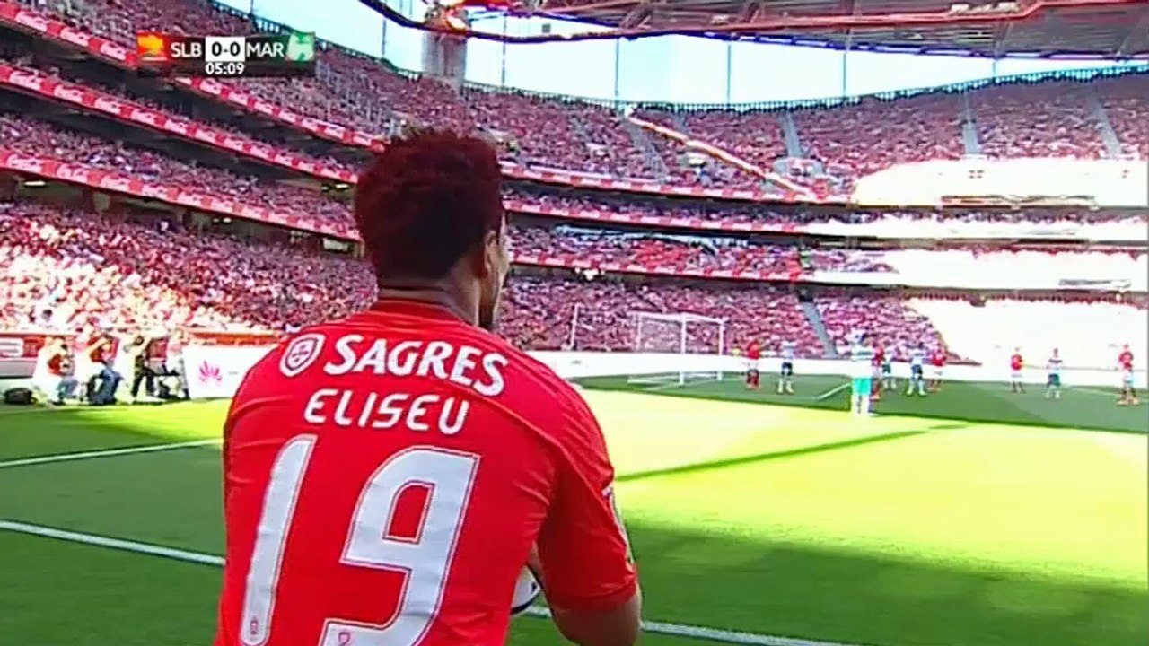 Benfica-pumuckls bei mega-meister-choreo