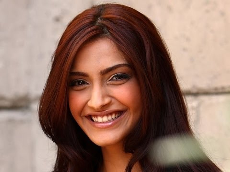 Sonam Kapoor's Spoof Video Goes Viral - BT
