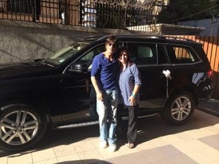 SRK Gifts Farah Khan Another Car! - BT