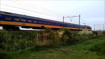 Электровоз NSR-1745 с пассажирским поездом и тепловоз EMD Class 66 с грузовым составом