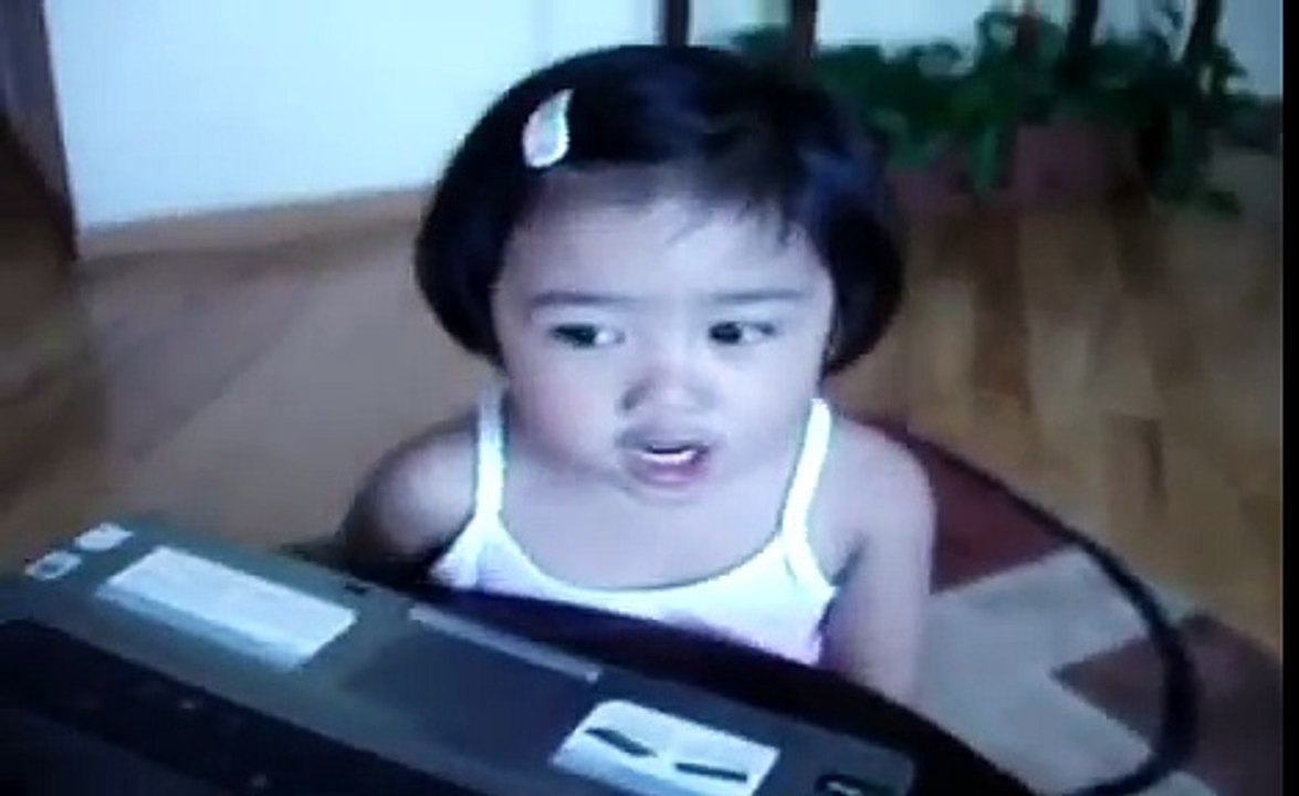 Funny Kids Singing