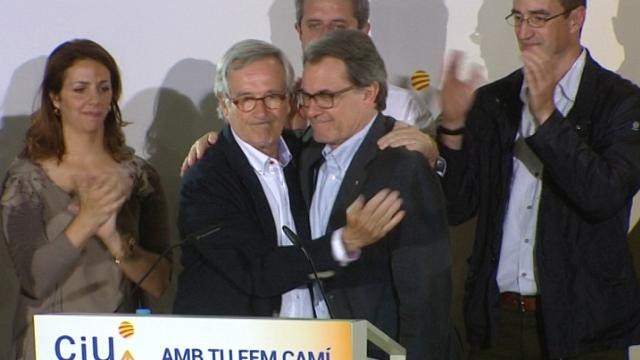 Trias (CiU) felicita a Colau y promete hacer una oposición constructiva