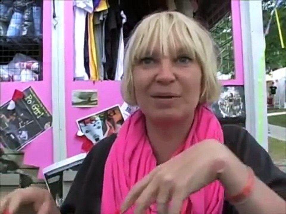 Sia Furler Interview, 2009