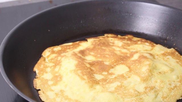CRÊPES (RECETTE FACILE ET RAPIDE)