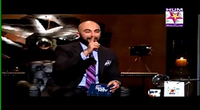 Mawra Giving The Flying Kisses To Ranbir Kapoor In Live Show