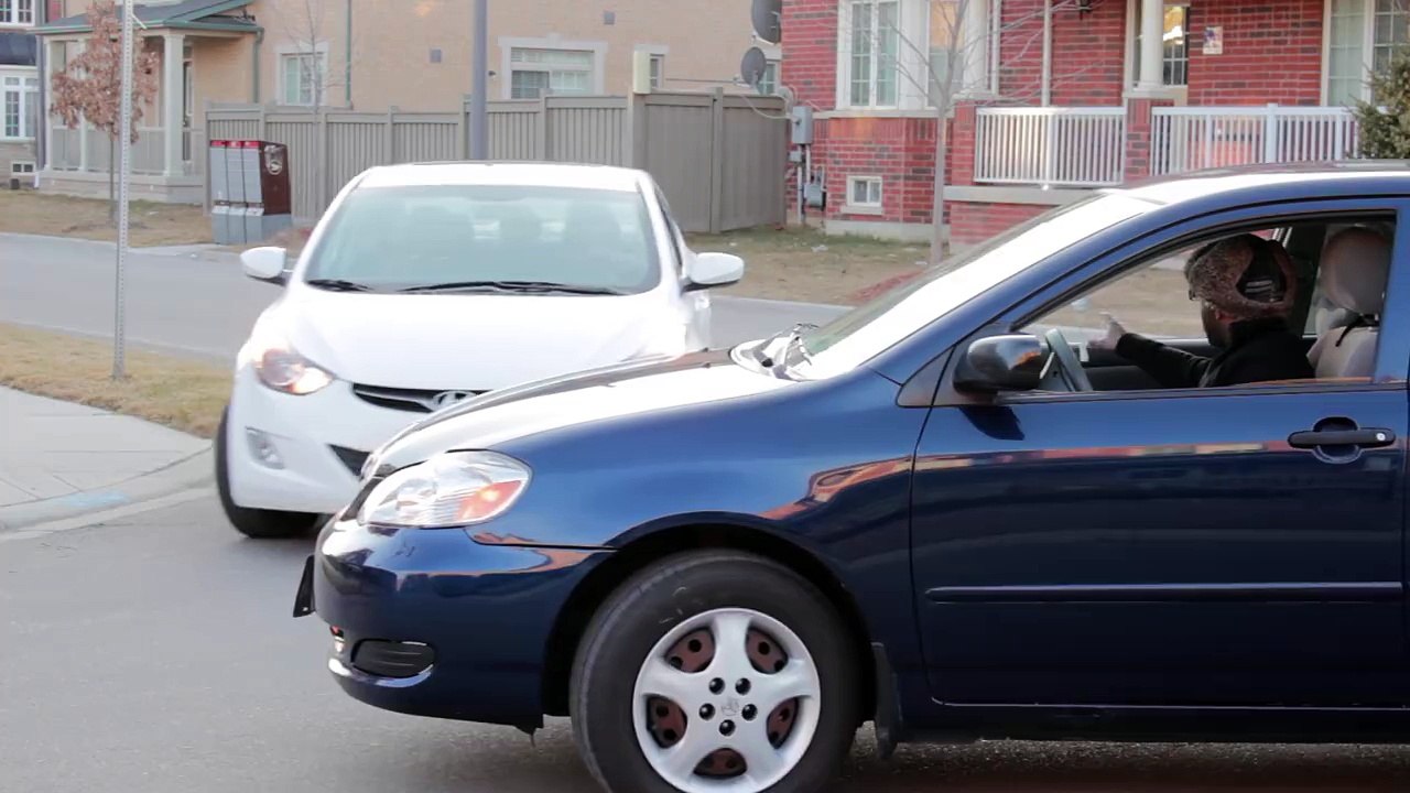 Driving in Canada vs Pakistan