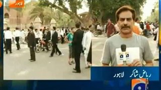 Exclusive Footage of Chief Justice Lahore High Court Stopped by the Protesters from visiting Hospital