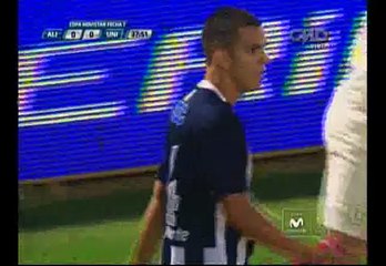 Guevgeozián y Grossmüller generaron las más claras del clásico Alianza Lima vs Universitario (VIDEO)